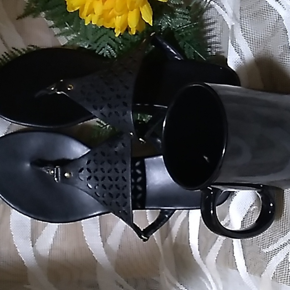 Native Art Signned Mug & Beautiful Black Wedge Sandals - Picture 9 of 9